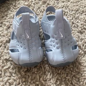 Nike baby sandals size 1